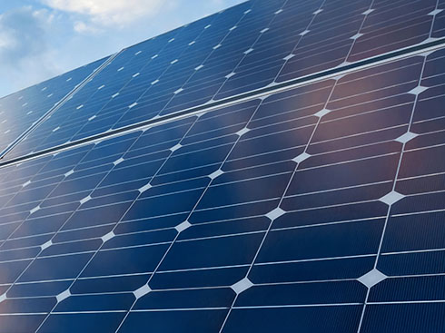 Egipt negocjuje z chińską firmą budowę fabryki modułów słonecznych o mocy 1 GW
