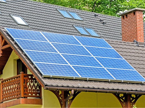 indie's pierwszy przenośny dachowy system montażu słonecznego zainstalowany w świątyni Swaminarayan Akshardham
