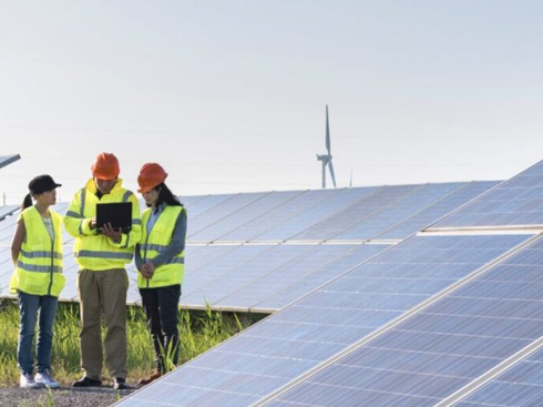 IRENA twierdzi, że w 2022 r. na całym świecie zainstalowano 191 GW energii słonecznej