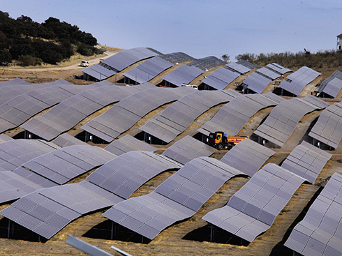 hiszpański sąd nakazuje Iberdroli zburzenie 60% działającej elektrowni fotowoltaicznej o mocy 500 MW
